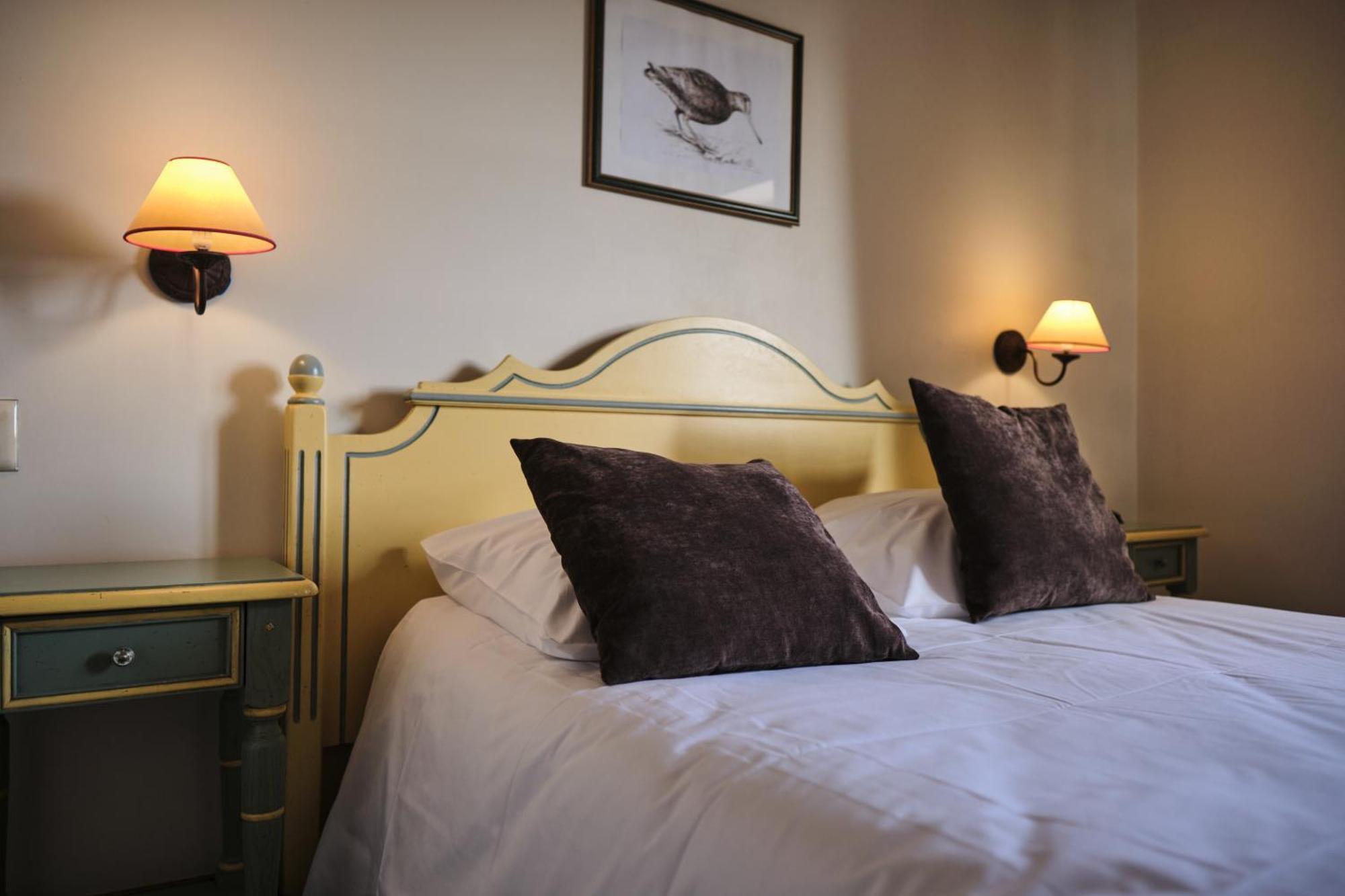 Hostellerie De La Tour D'Auxois Saulieu Bagian luar foto