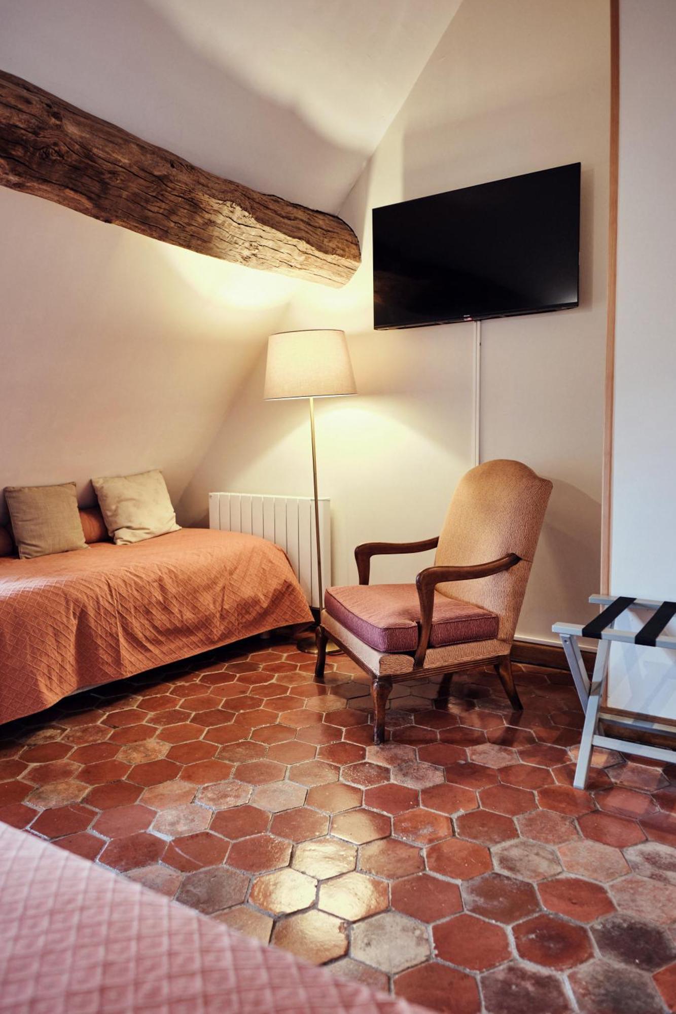 Hostellerie De La Tour D'Auxois Saulieu Bagian luar foto