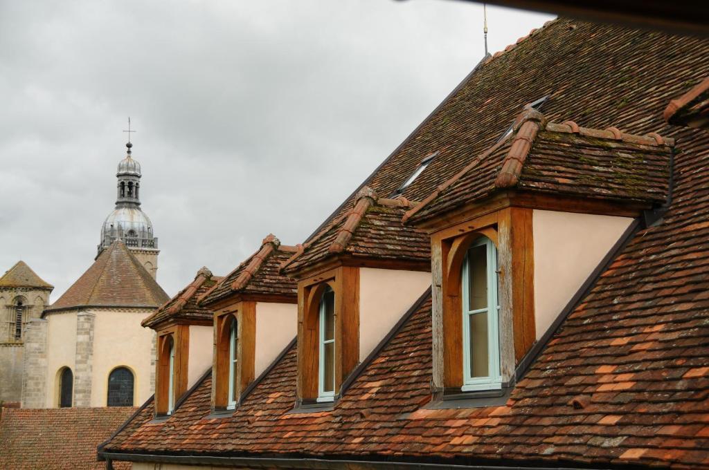 Hostellerie De La Tour D'Auxois Saulieu Bagian luar foto